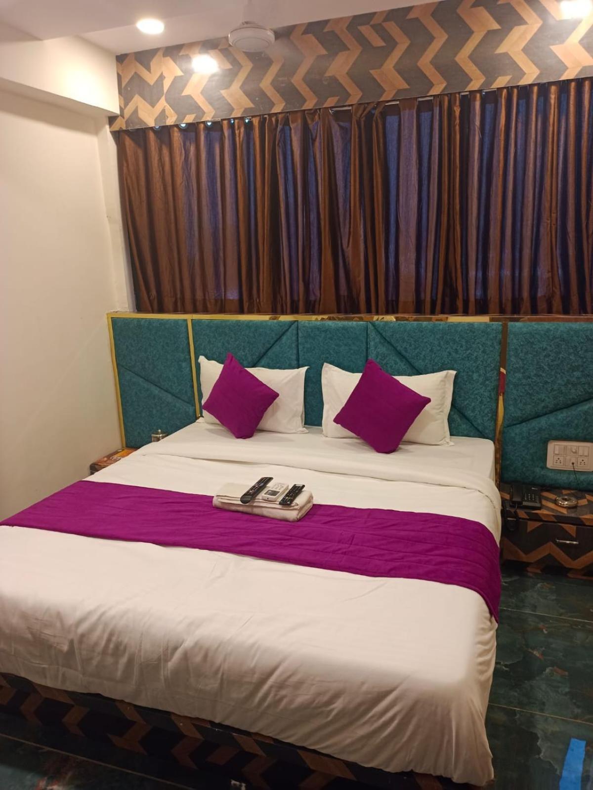 Hotel Karnavati Ahmedabad Luaran gambar